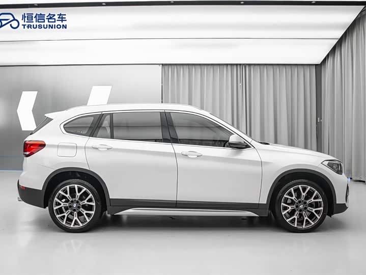BMW X1 2021 x Drive 25 Li — фото 4