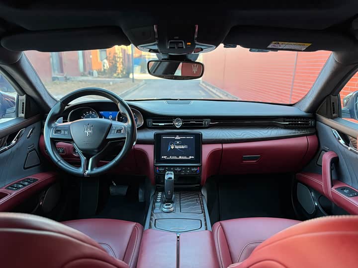 Maserati Quattroporte — фото 13