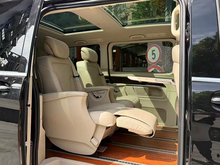 Mercedes-Benz V-Class 2018 V 260 L VI — фото 9