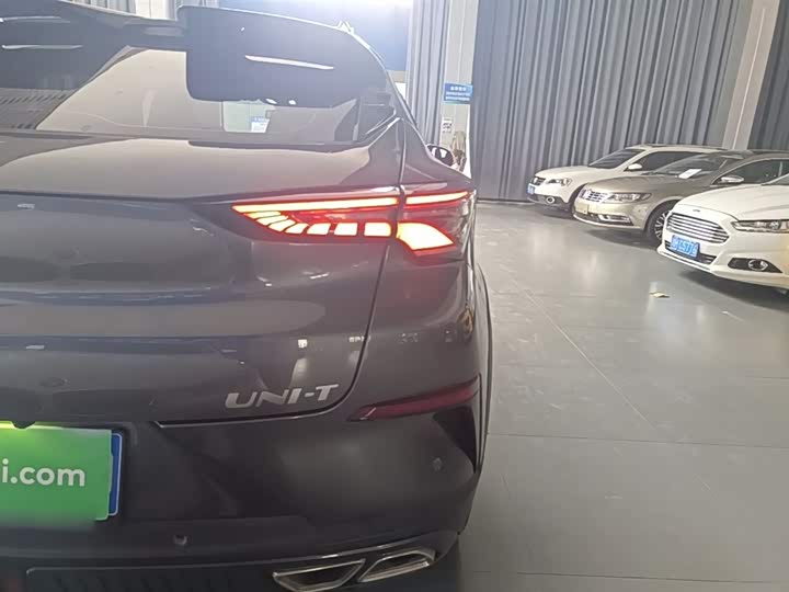 Changan UNI-T 2022 1.5 T Premium — фото 8