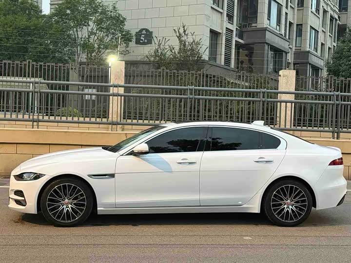Jaguar XEL 2022 2.0 T 250 PS R-DYNAMIC S — фото 6