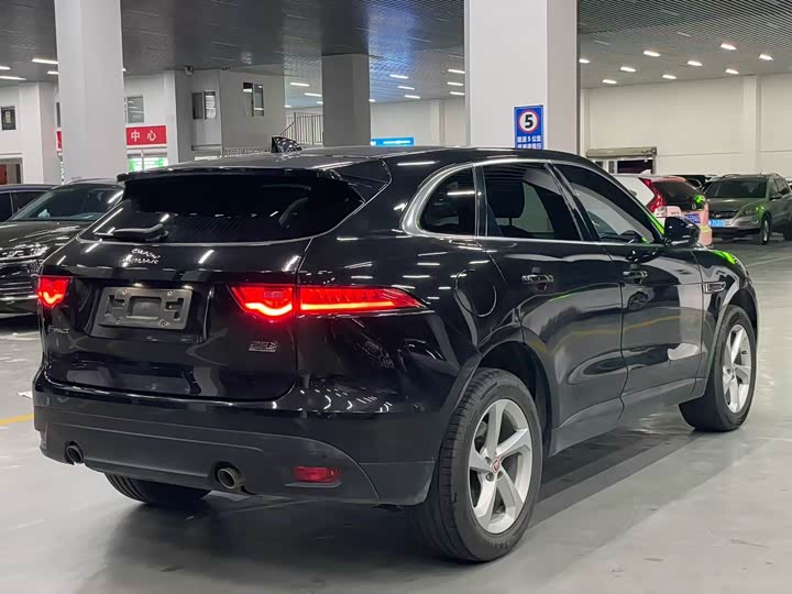 Jaguar F-PACE 2020 2.0 T — фото 8