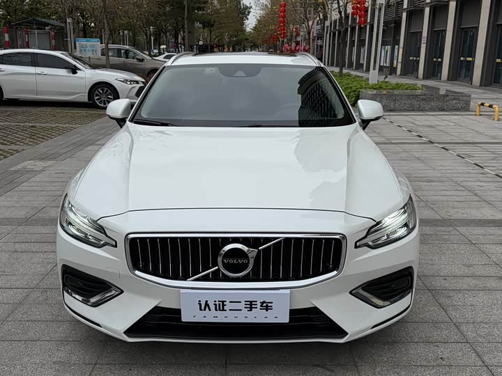 Volvo V60 2020 T 4 — фото 2