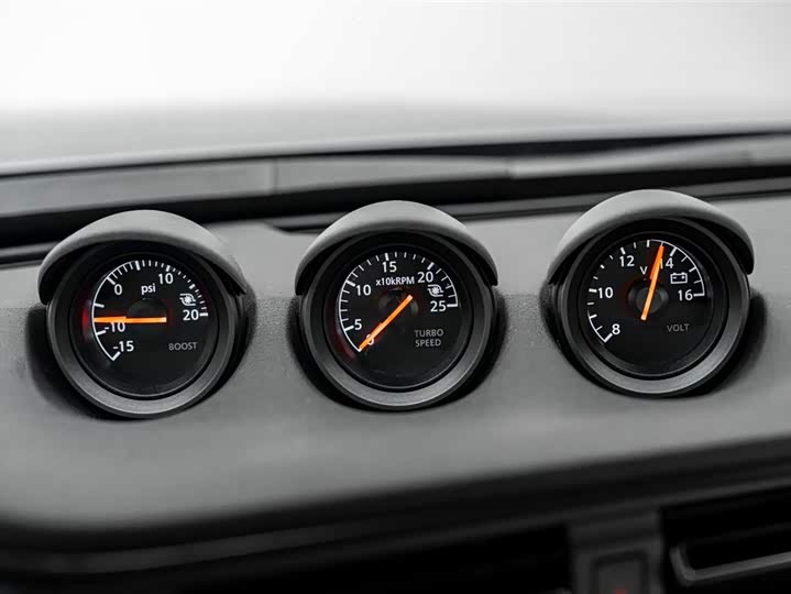 Nissan 400 Z 2023 3.0 T — фото 13