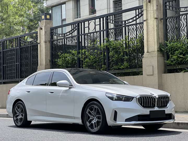 BMW 5-Series 2024 530 Li Leading — фото 3