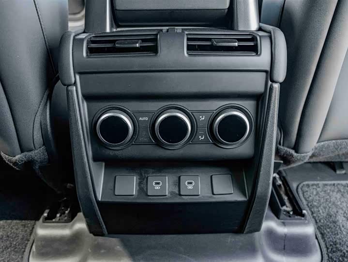Land Rover Defender — фото 18