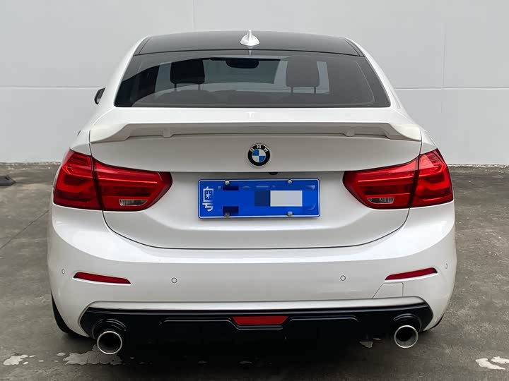 BMW 1-Series 2019 118i — фото 11