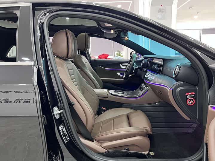 Mercedes-Benz E-Class 2023 E 260 L Sport — фото 10