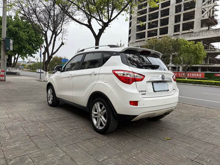 Changan CS35 2016 1.6 L MTLuxury IV — фото 5
