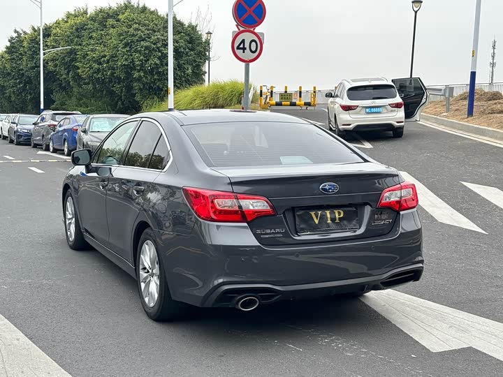 Subaru Legacy — фото 29