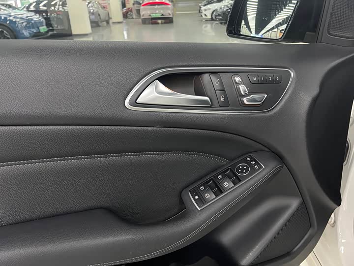Mercedes-Benz B-Class 2017 B 200 Luxury — фото 16