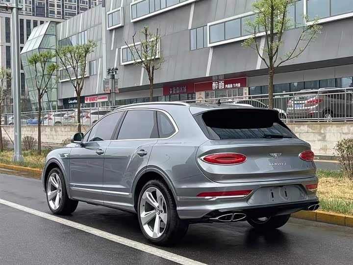 Bentley Bentayga — фото 3