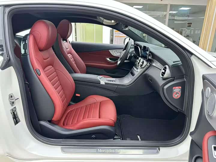 Mercedes-Benz C-Class 2019 C 300 — фото 7