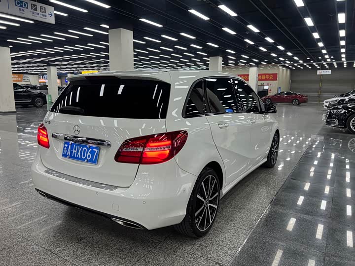 Mercedes-Benz B-Class 2017 B 200 Luxury — фото 18