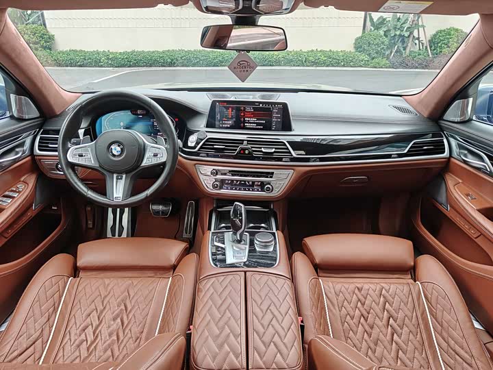 BMW 7-Series 2019 740 Li x Drive M — фото 7