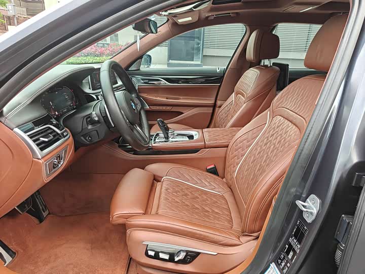 BMW 7-Series 2019 740 Li x Drive M — фото 5