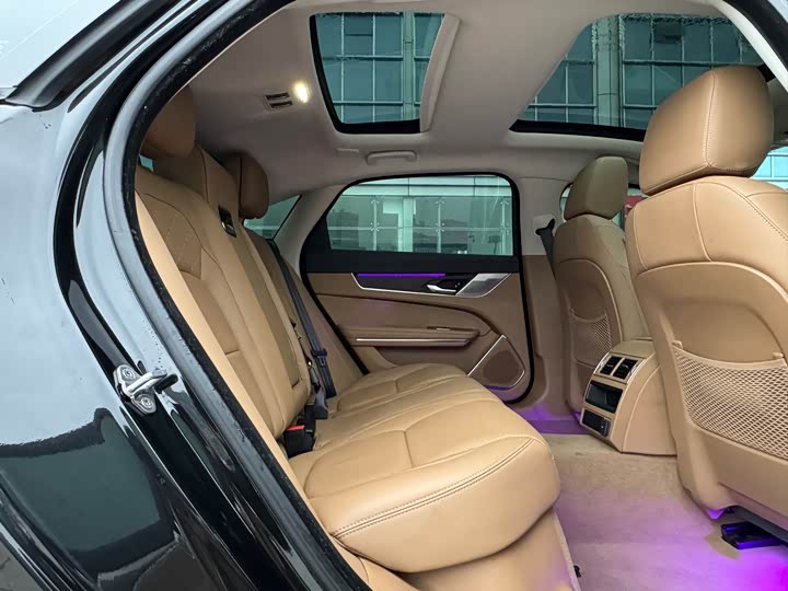 Jaguar XFL 2024 2.0 T P 250 2 WD — фото 8