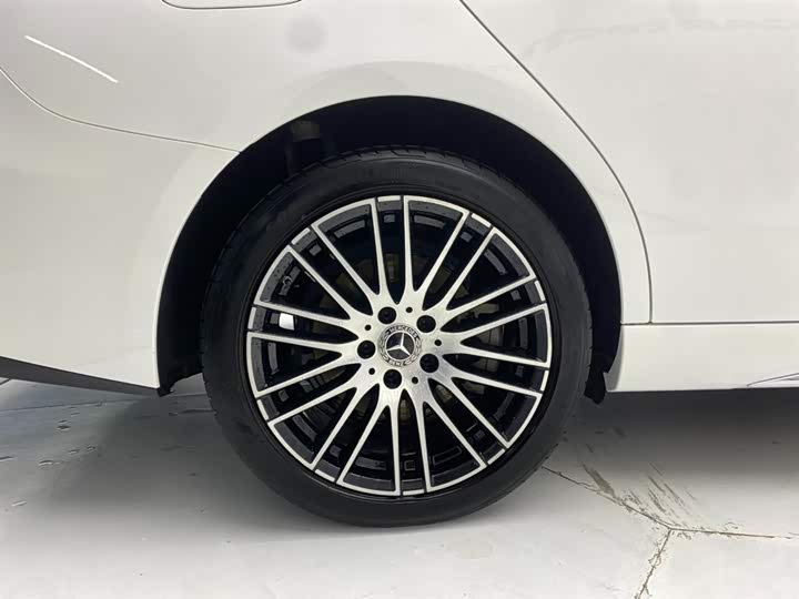 Mercedes-Benz C-Class 2024 C 260 L — фото 11