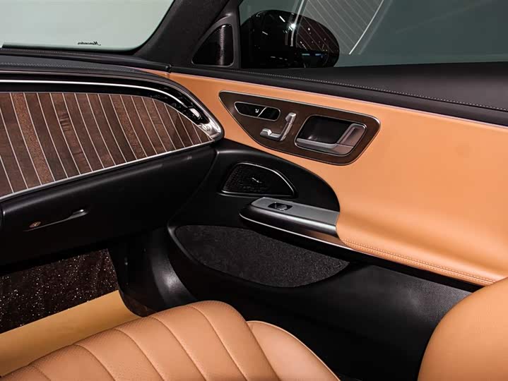 Mercedes-Benz E-Class 2024 E 300 L — фото 29