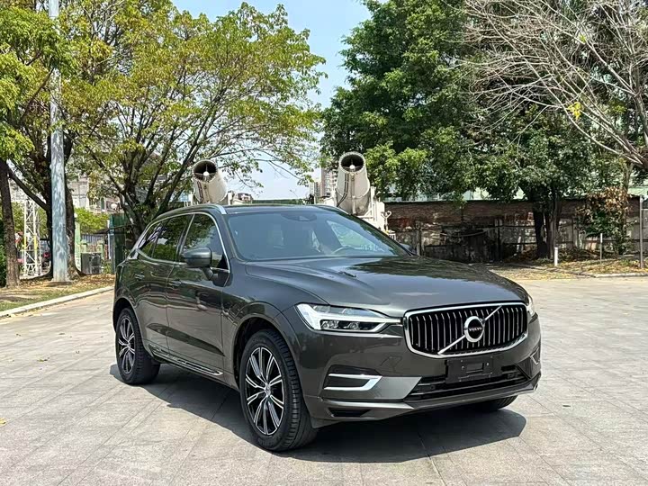 Volvo XC60 2021 T 5 4 WD — фото 3