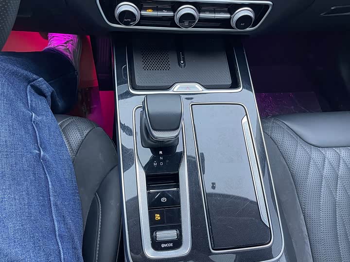 Hongqi HS5 2023 2.0 T Pro — фото 15