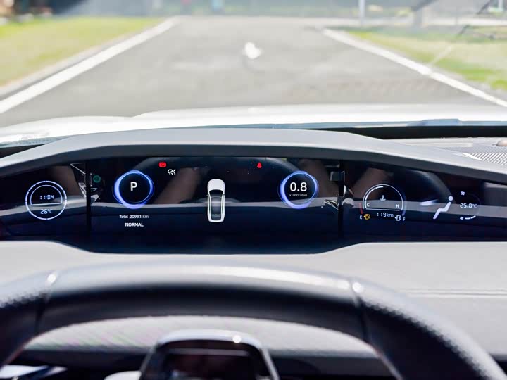 Changan UNI-V 2023 1.5 T Premium — фото 13