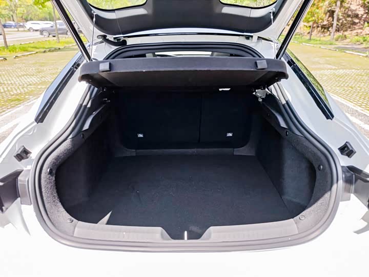 Changan UNI-V 2023 1.5 T Premium — фото 22