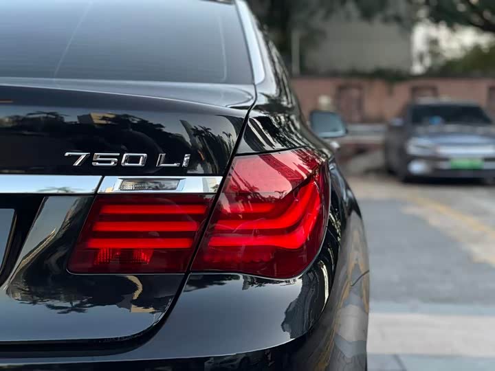 BMW 7-Series 2013 750 Li x Drive — фото 13