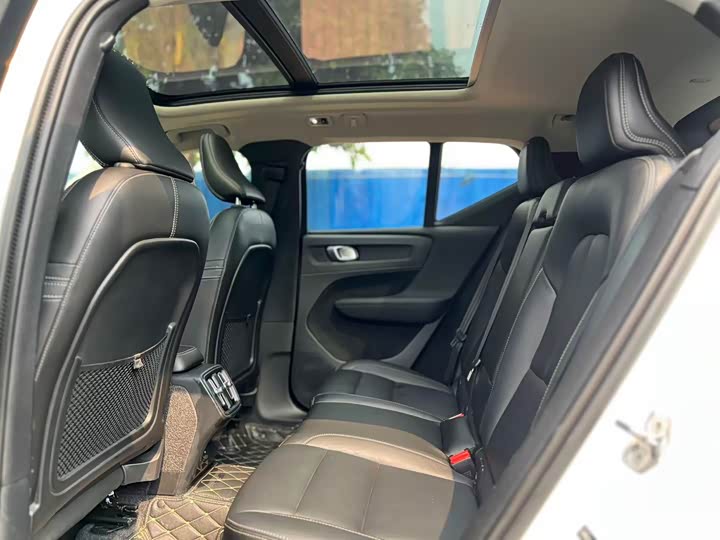 Volvo XC40 2020 T 4 WD — фото 9