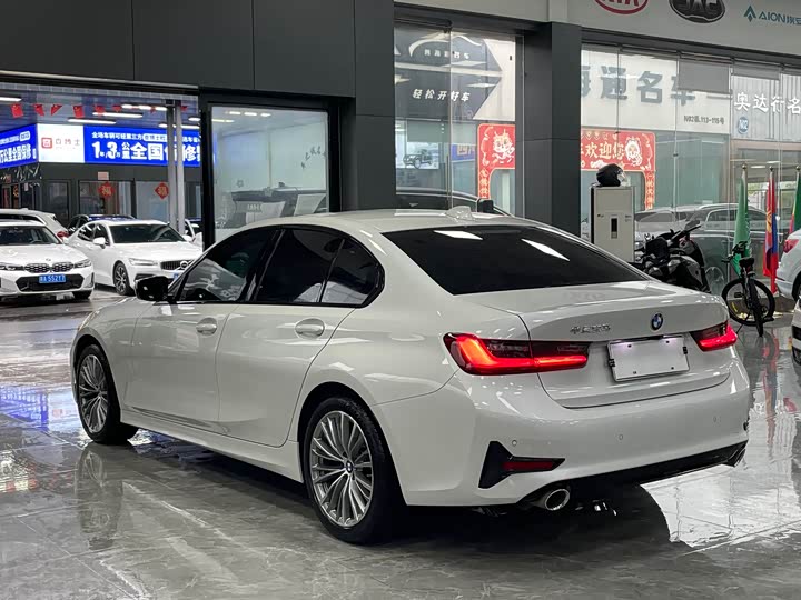 BMW 3-Series 2022 320i — фото 14