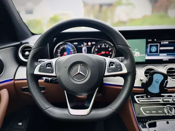 Mercedes-Benz E-Class 2017 E 300 Sport — фото 11