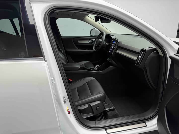 Volvo XC40 2022 T 4 WD — фото 7