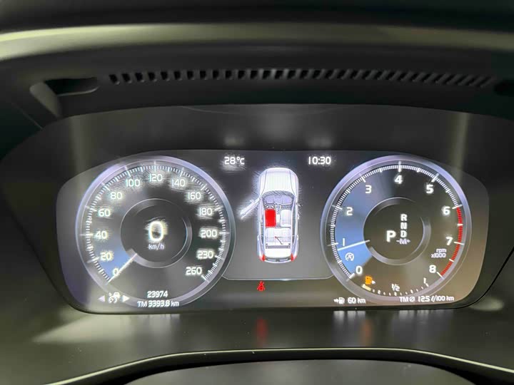 Volvo XC40 2022 T 4 WD — фото 13