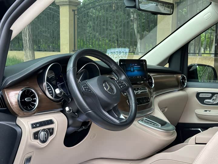 Mercedes-Benz V-Class 2022 V 260 L — фото 3
