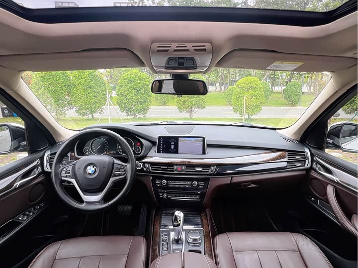 BMW X5 2018 x Drive 28i — фото 4