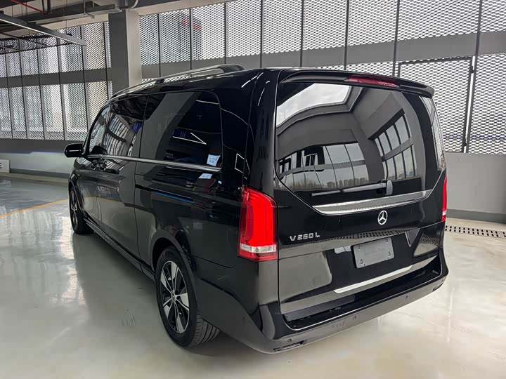Mercedes-Benz V-Class 2022 V 260 L — фото 12