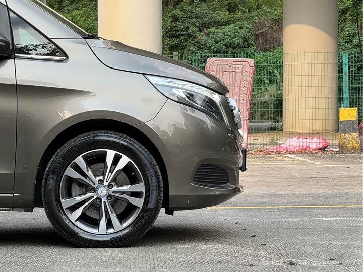 Mercedes-Benz V-Class 2017 V 260 — фото 16
