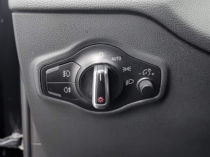 Audi Q5 2017 Plus 40 TFSI — фото 21