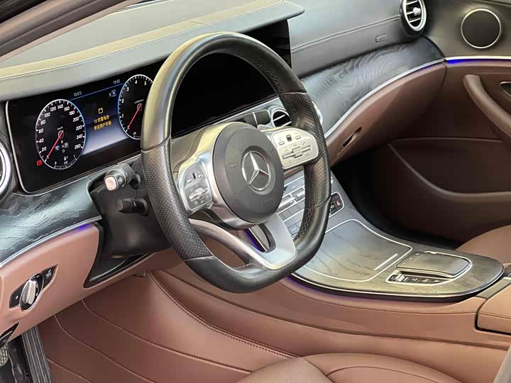 Mercedes-Benz E-Class 2019 E 300 L Luxury — фото 9