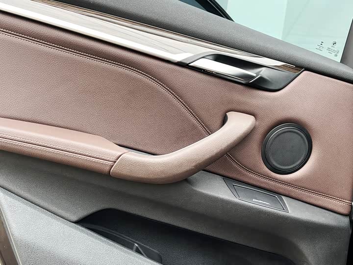 BMW X1 2020 x Drive 25 Li — фото 16