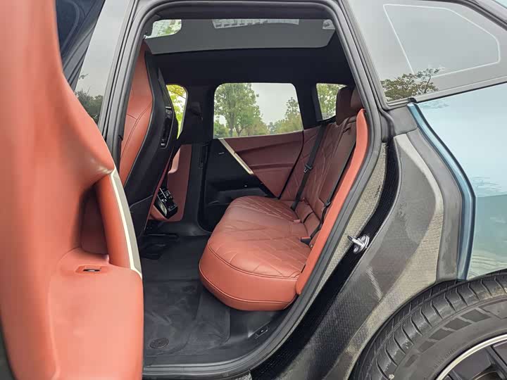 BMW i 2022 x Drive 50 — фото 10