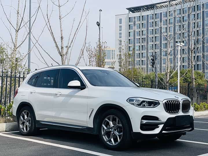 BMW X3 2019 x Drive 28i — фото 3