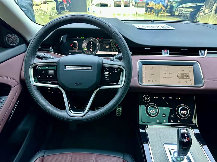 Land Rover Range Rover Evoque — фото 14
