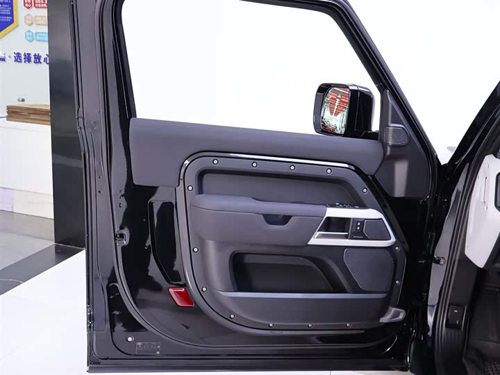 Land Rover Defender — фото 18