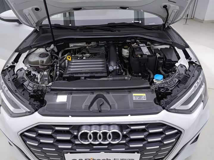 Audi A3 2023 Sportback 35 TFSI Sport — фото 11