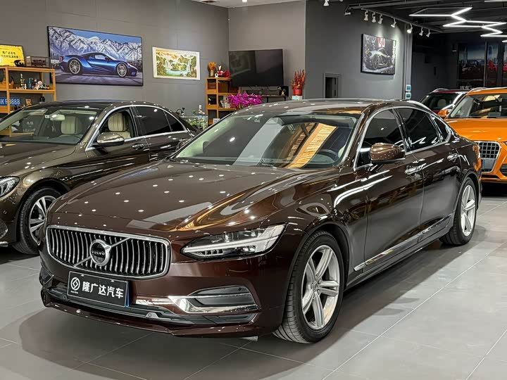 Volvo S90 2019 T 4 — фото 1