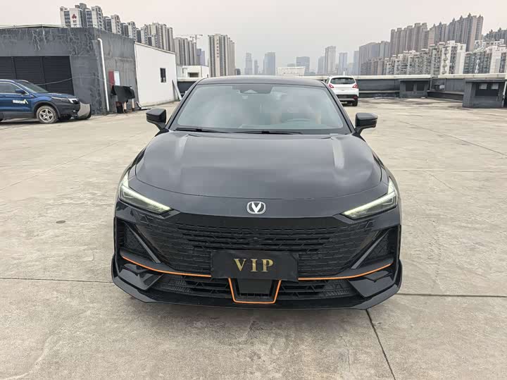 Changan UNI-V 2023 1.5 T — фото 3