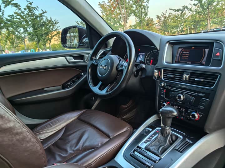Audi Q5 2015 40 TFSI — фото 11