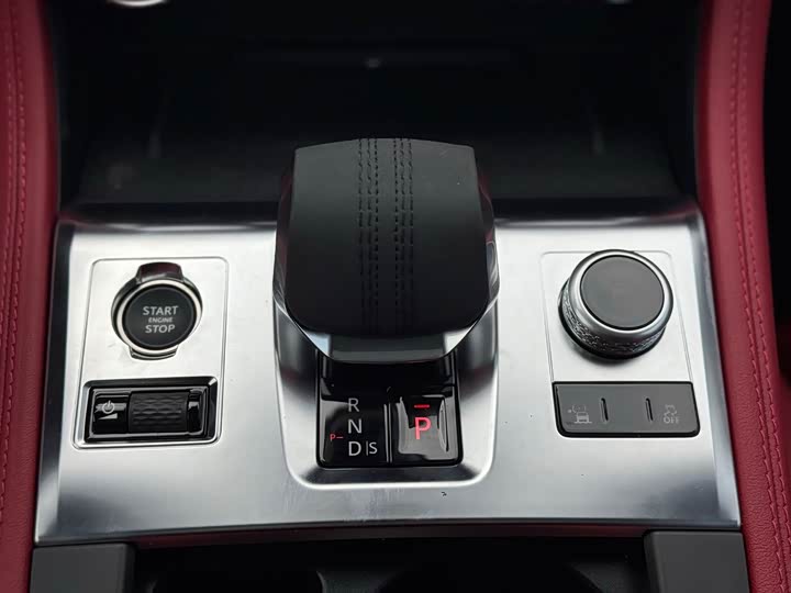 Jaguar F-PACE 2025 P 250 R-Dynamic SE — фото 11