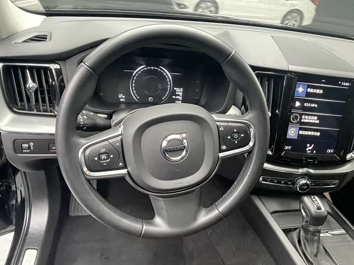 Volvo XC60 2019 T 5 4 WD VI — фото 9